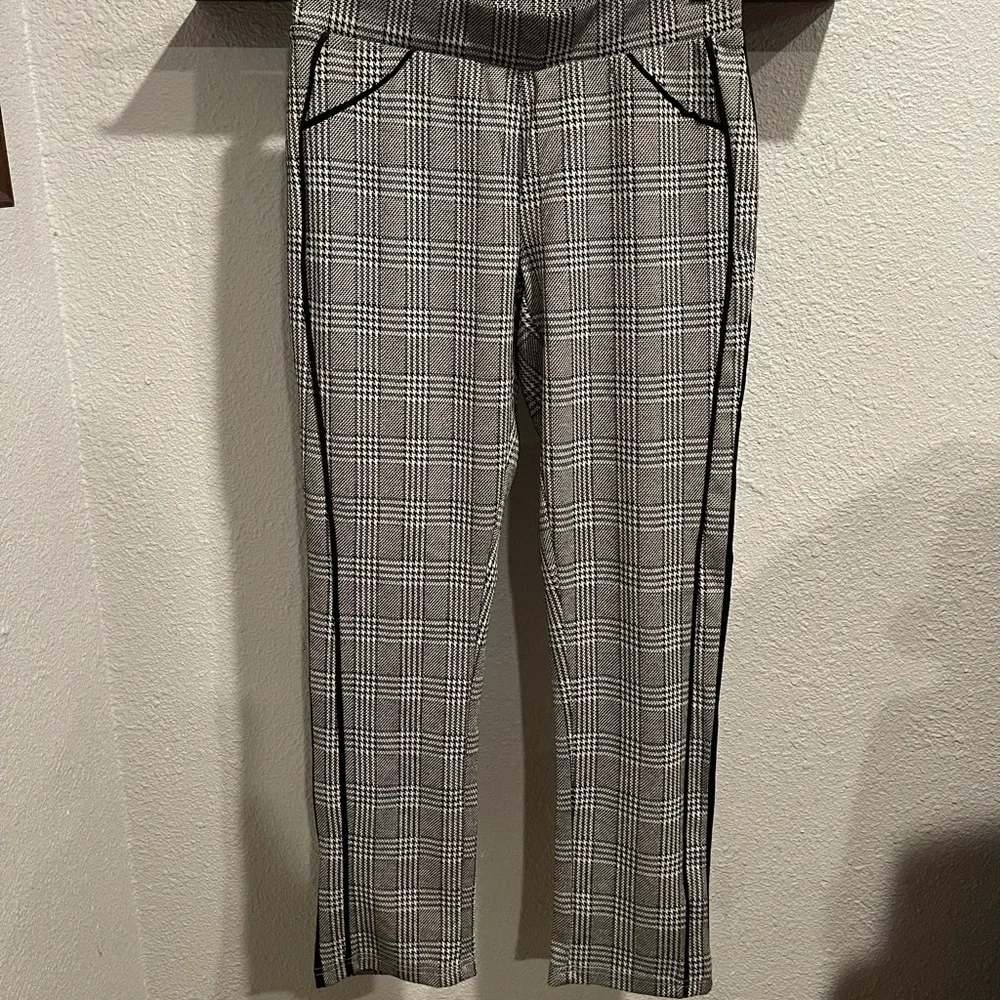 Women’s bottoms - Picture 1 of 6